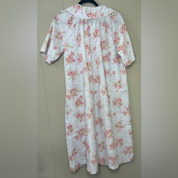 Belle Fleur VTG Floral Mother of Pearl Button Down Housecoat Robe Medium - Picture 2 of 9